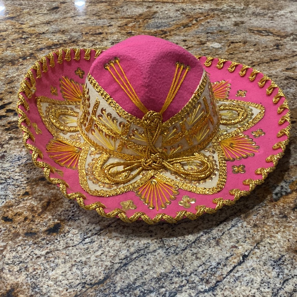 Pink hat - Picture 3 of 4